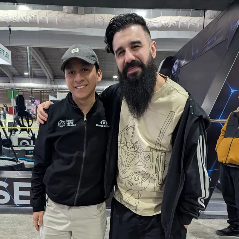 Foto con mouredev en Talent Land 2026 CDMX
